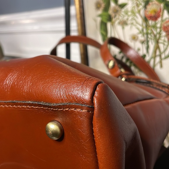 Patricia Nash Poppy Tote with dust cover - Picture 9 of 13